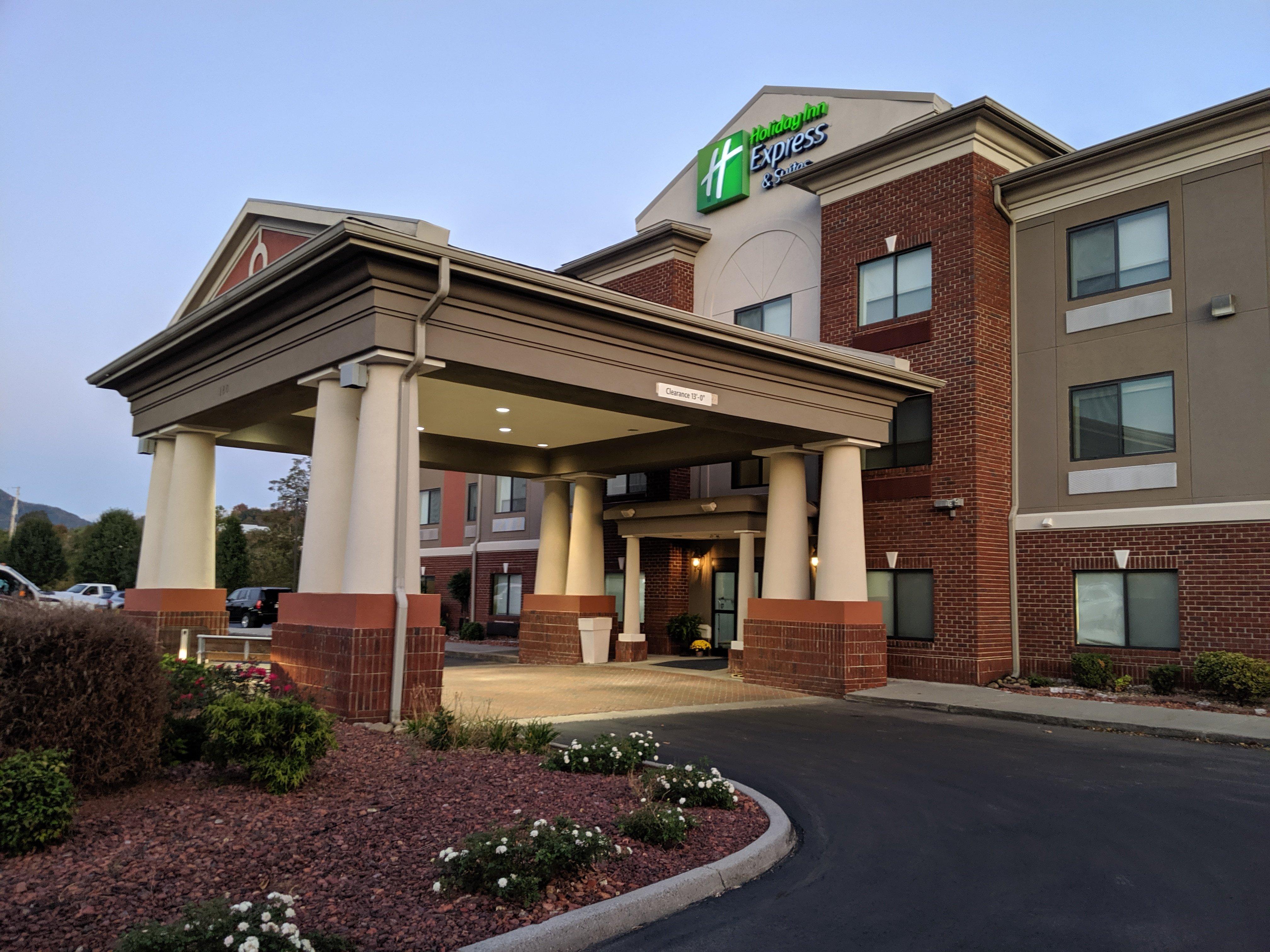 Holiday Inn Express Hotel & Suites Claypool Hill -Richlands Area By Ihg Pounding Mill Buitenkant foto