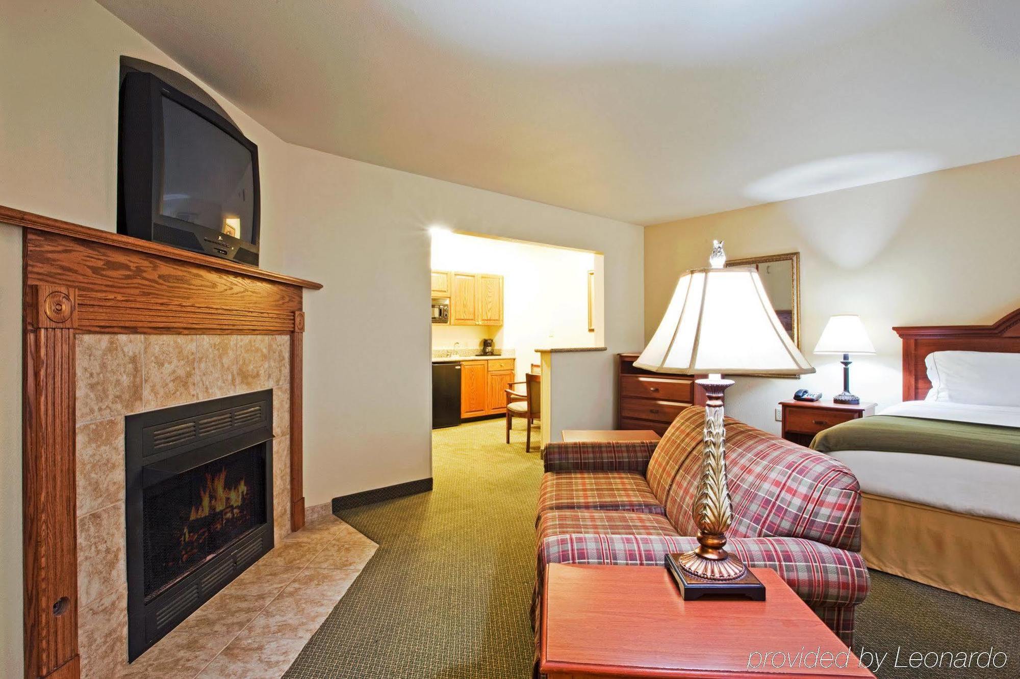 Holiday Inn Express Hotel & Suites Claypool Hill -Richlands Area By Ihg Pounding Mill Kamer foto