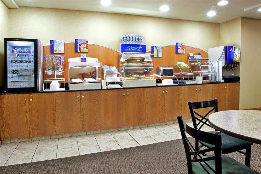 Holiday Inn Express Hotel & Suites Claypool Hill -Richlands Area By Ihg Pounding Mill Buitenkant foto