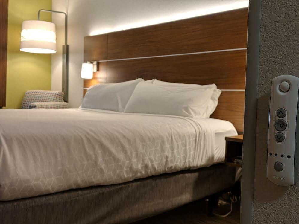 Holiday Inn Express Hotel & Suites Claypool Hill -Richlands Area By Ihg Pounding Mill Buitenkant foto